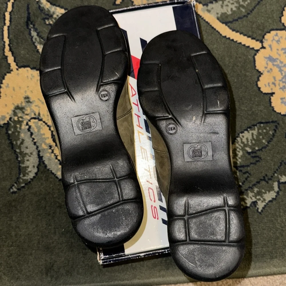 Nine West, cloud Nine, brown suede, slip on shoe, Size 91/2 - Picture 2 of 6